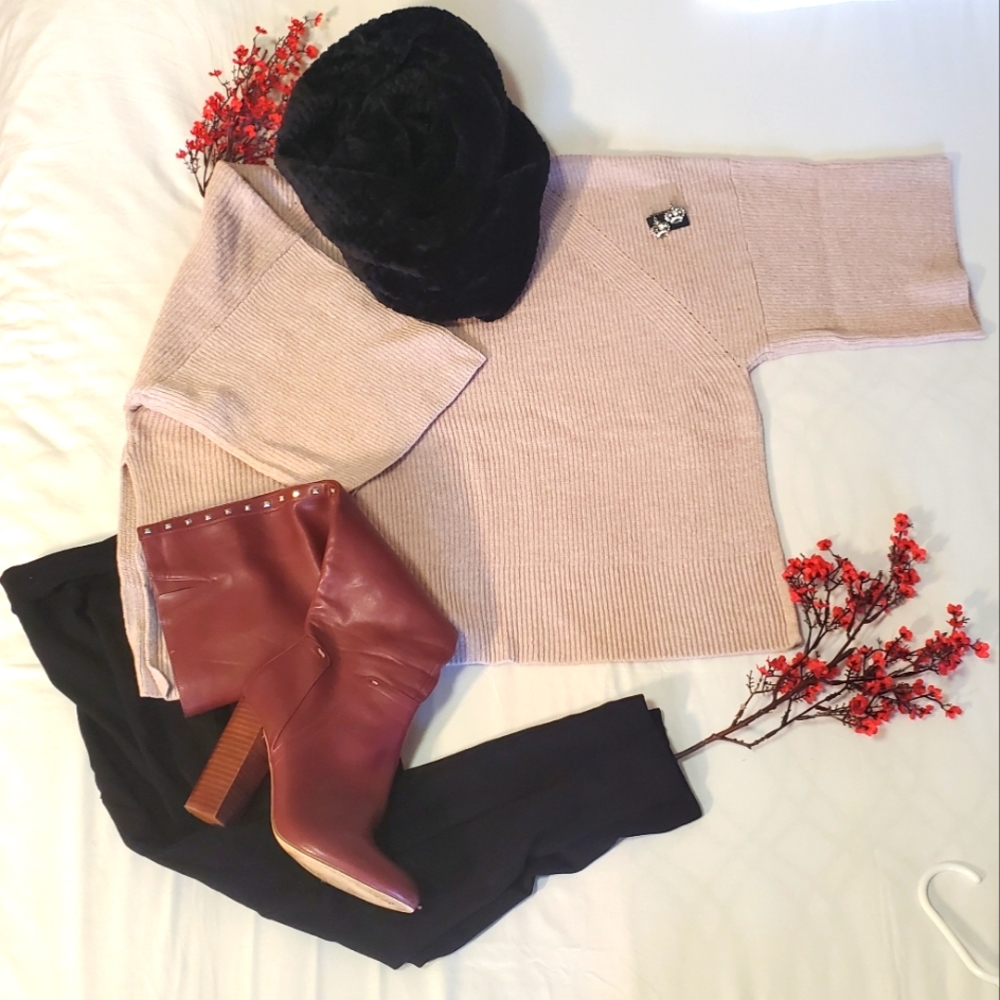 🔥Ann Taylor Crew Neck Poncho🔥
